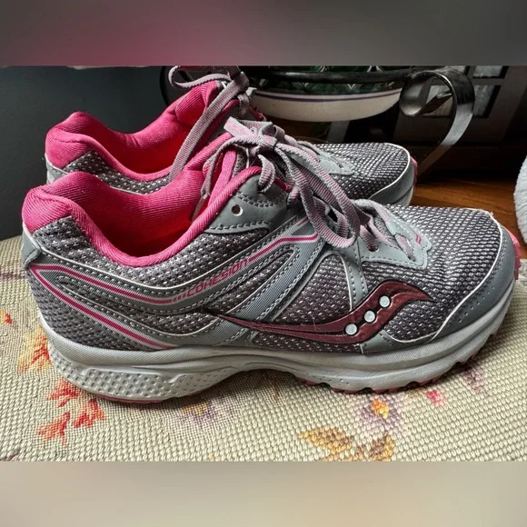 Saucony Cohesion Grid Women's Gray and magenta Running Shoes Sz 7.5W, pre owned - Picture 3 of 11
